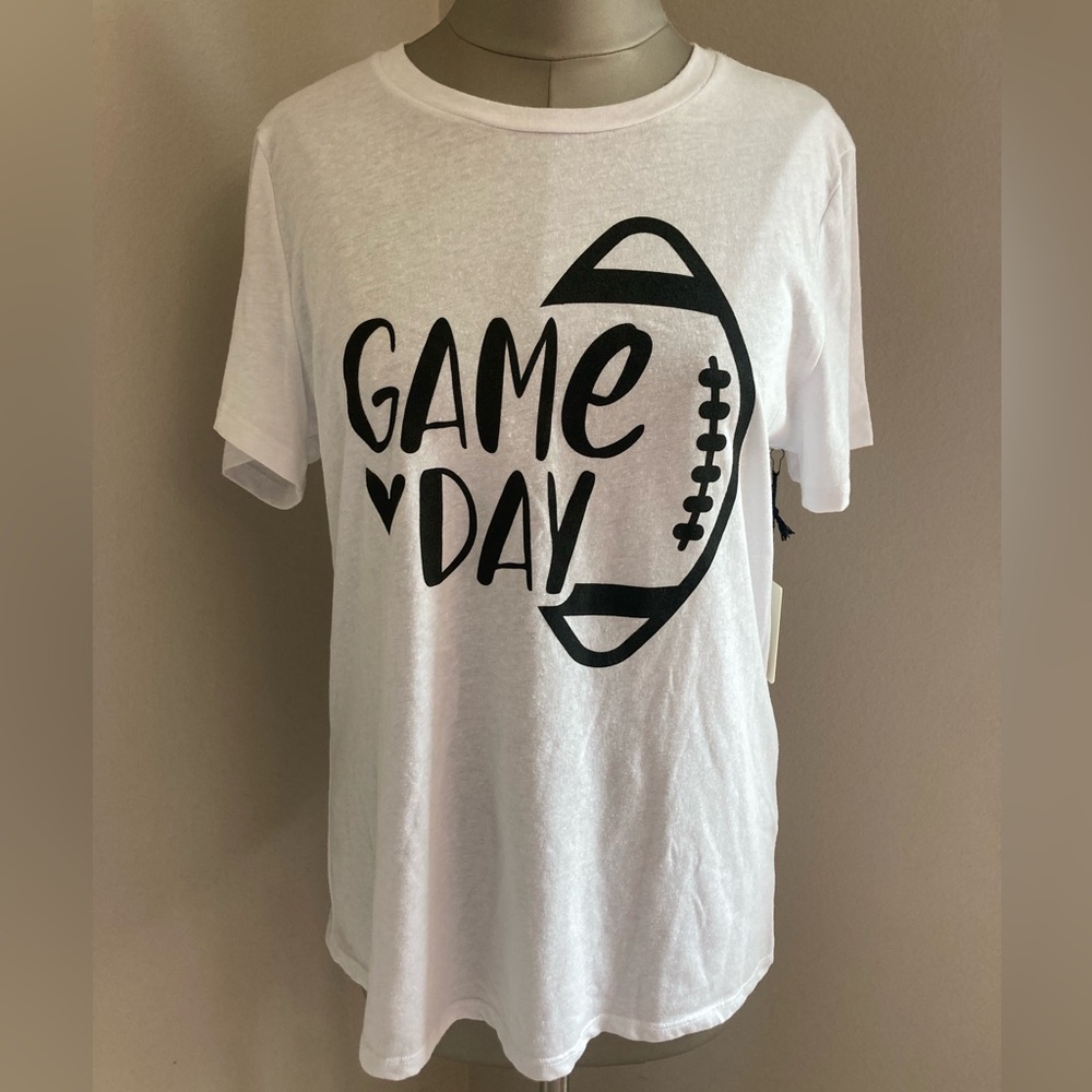 LE life elsewhere Game Day T-shirt white and black Medium Brand Tag No Price Nwt